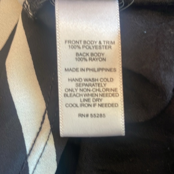 EXPRESS Women’s Black White Stripe Racer Back Zip Up Tank Top Size XS - Picture 10 of 10